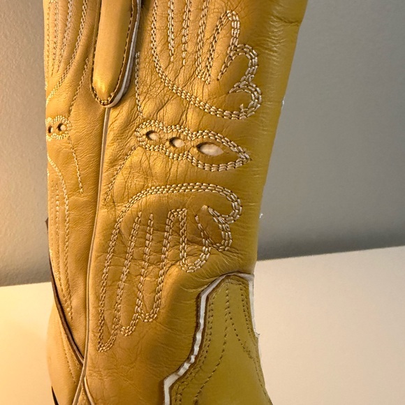 Idyllwind Yellow Heeled Western Boots - Picture 7 of 11